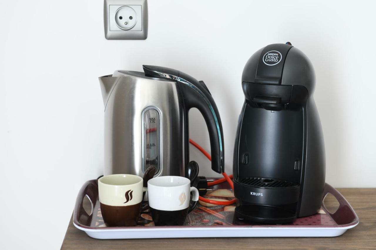 Charme Provençal Acomodação com café da manhã Sénas Exterior foto
